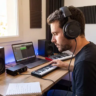 STUDIO
